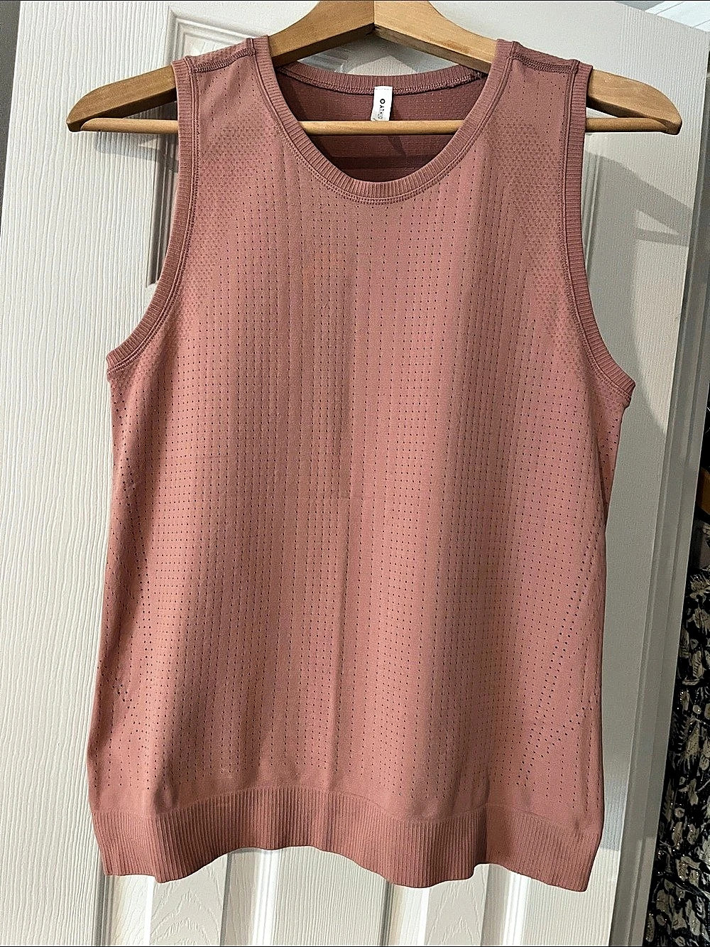 Athleta  set of 3 In Motion Seamless Tank  pink/red/black Small